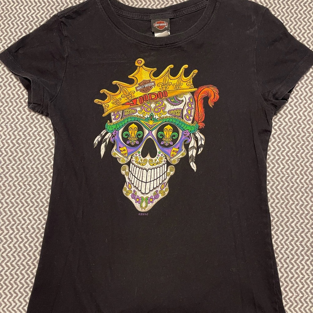 Harley-Davidson Black Tee with Colorful Skull Design